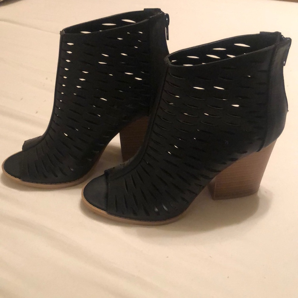 Peep toe heels